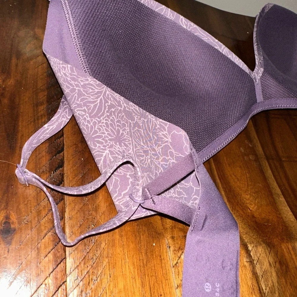 LuLuLemon Floral Lace Women's wireless Bra Purple